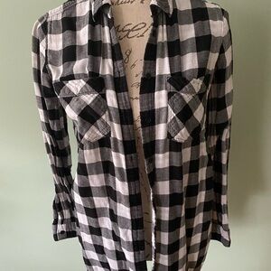 Women’s Express Tunic Style Plaid Button Down Top Size Small